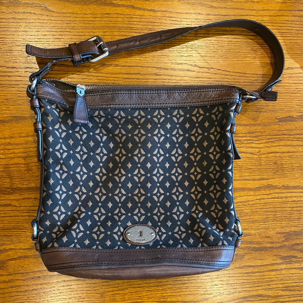 Fossil - Crossbody Hobo Bucket Bag